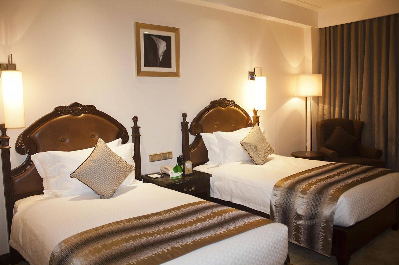 Tang Palace Hotel Акра Екстериор снимка