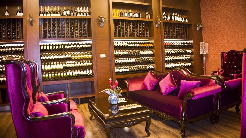 Tang Palace Hotel Акра Екстериор снимка
