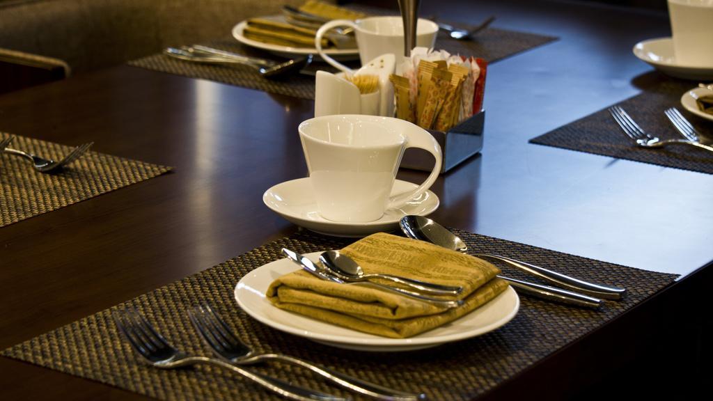 Tang Palace Hotel Акра Екстериор снимка