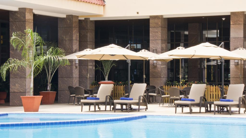 Tang Palace Hotel Акра Екстериор снимка