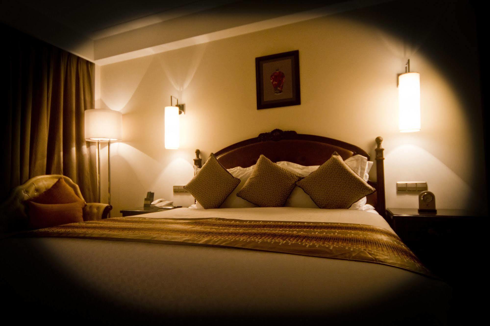 Tang Palace Hotel Акра Екстериор снимка