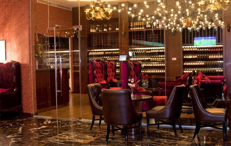 Tang Palace Hotel Акра Екстериор снимка