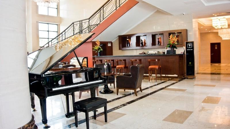 Tang Palace Hotel Акра Екстериор снимка