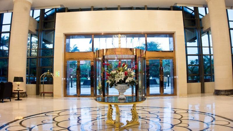 Tang Palace Hotel Акра Екстериор снимка